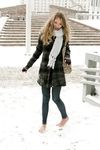 Feet - Arina - 2011-03-27 Slender girl walks barefoot in snow