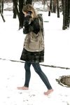 Feet - Arina - 2011-03-27 Slender girl walks barefoot in snow
