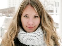 Feet - Arina - 2011-03-27 Slender girl walks barefoot in snow