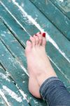 Feet - Arina - 2011-03-27 Slender girl walks barefoot in snow