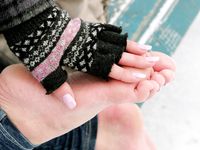 Feet - Arina - 2011-03-27 Slender girl walks barefoot in snow