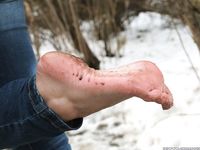 Feet - Arina A - 2017-10-24 A chilly winter day