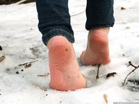 Feet - Arina A - 2017-10-24 A chilly winter day