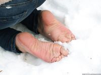 Feet - Arina A - 2017-10-24 A chilly winter day