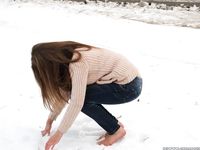 Feet - Arina A - 2017-10-24 A chilly winter day