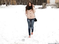 Feet - Arina A - 2017-10-24 A chilly winter day