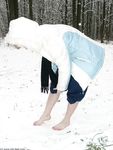 Feet - Asya + Alena - 2003-12-01 Bare feet on snow and small air-balloons
