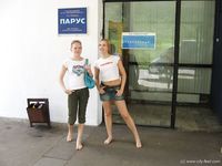 Feet - Asya + Marina - 2007-02-01 Barefoot trips to Russian towns. Yaroslavl