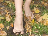 Feet - Asya + Marina - 2007-02-01 Barefoot trips to Russian towns. Yaroslavl