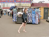 Feet - Asya - 2005-07-02 A barefoot shopping