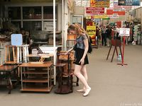 Feet - Asya - 2005-07-02 A barefoot shopping