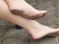 Feet - Asya - 2005-07-02 A barefoot shopping