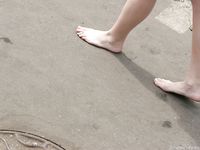 Feet - Asya - 2005-07-02 A barefoot shopping