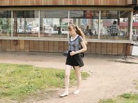 Feet - Asya - 2005-07-02 A barefoot shopping