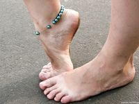 Feet - Daria - 2010-08-20 Evening barefoot stroll