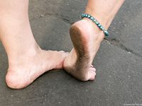 Feet - Daria - 2010-08-20 Evening barefoot stroll