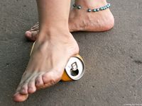 Feet - Daria - 2010-08-20 Evening barefoot stroll