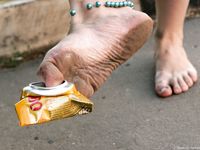 Feet - Daria - 2010-08-20 Evening barefoot stroll