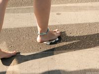 Feet - Daria - 2010-08-20 Evening barefoot stroll