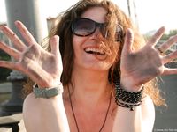 Feet - Daria - 2010-08-20 Evening barefoot stroll