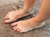 Feet - Daria - 2010-08-20 Evening barefoot stroll