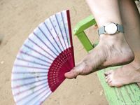 Feet - Daria - 2010-08-20 Evening barefoot stroll