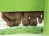 Feet - Daria - 2010-08-20 Evening barefoot stroll