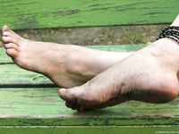 Feet - Daria - 2010-08-20 Evening barefoot stroll