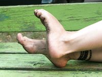 Feet - Daria - 2010-08-20 Evening barefoot stroll