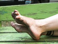 Feet - Daria - 2010-08-20 Evening barefoot stroll