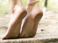Feet - Daria A - 2011-06-08 Slender beauty with long toes