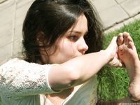 Feet - Daria A - 2011-06-08 Slender beauty with long toes