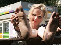 Feet - Daria C - 2012-01-22 Girl in zebra dress