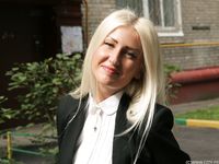 Feet - Daria E - 2012-10-31 Barefoot office girl