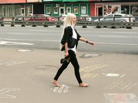 Feet - Daria E - 2012-10-31 Barefoot office girl