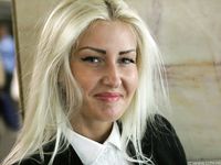 Feet - Daria E - 2012-10-31 Barefoot office girl