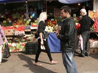 Feet - Daria E - 2012-10-31 Barefoot office girl