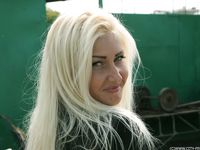 Feet - Daria E - 2012-10-31 Barefoot office girl