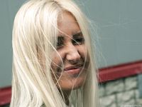 Feet - Daria E - 2012-10-31 Barefoot office girl