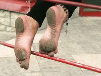 Feet - Daria E - 2012-10-31 Barefoot office girl