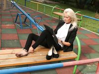 Feet - Daria E - 2012-10-31 Barefoot office girl