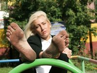 Feet - Daria E - 2012-10-31 Barefoot office girl