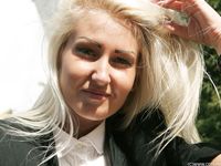 Feet - Daria E - 2012-10-31 Barefoot office girl