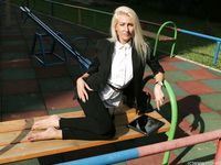 Feet - Daria E - 2012-10-31 Barefoot office girl