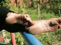 Feet - Daria E - 2012-10-31 Barefoot office girl