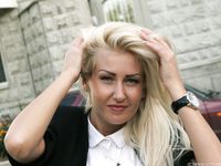 Feet - Daria E - 2012-10-31 Barefoot office girl