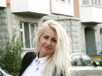 Feet - Daria E - 2012-10-31 Barefoot office girl