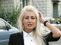 Feet - Daria E - 2012-10-31 Barefoot office girl