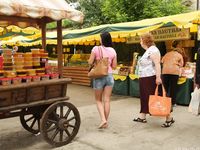 Feet - Daria F - 2013-11-22 Slender beauty in shorts