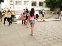 Feet - Daria F - 2013-11-22 Slender beauty in shorts